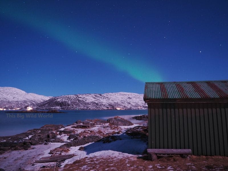 Capture the Northern Lights with a mirrorless camera using these settings!