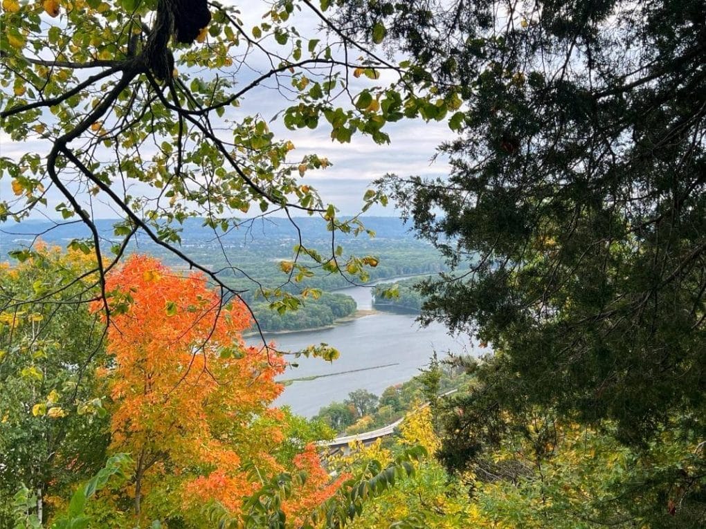 View from the Apple Blossom scenic overlook in early fall.